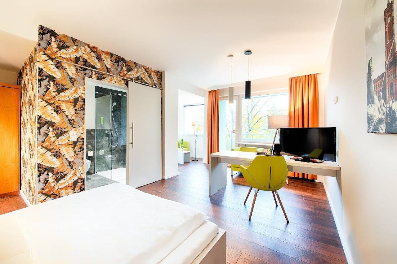 Guest room