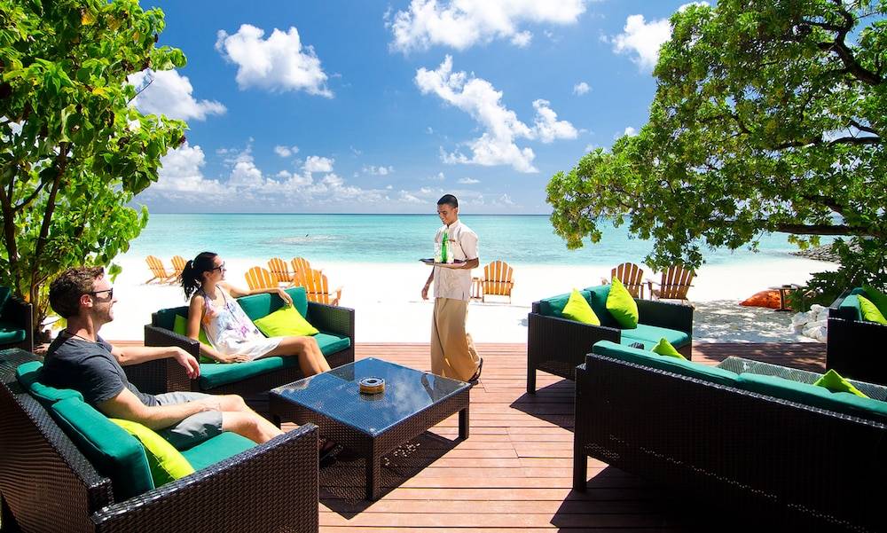 Poolside bar