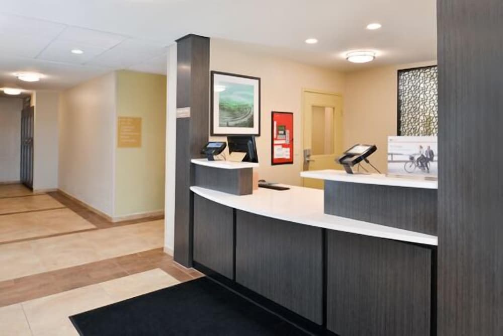 Candlewood Suites Beaumont an IHG Hotel - photo 3