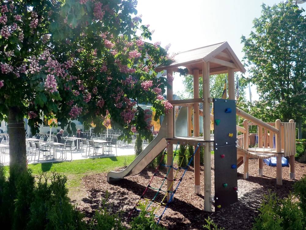 Children's play area - outdoor