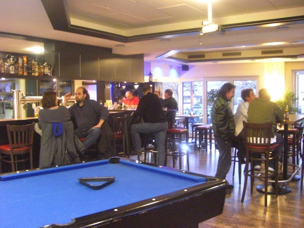 Sports bar