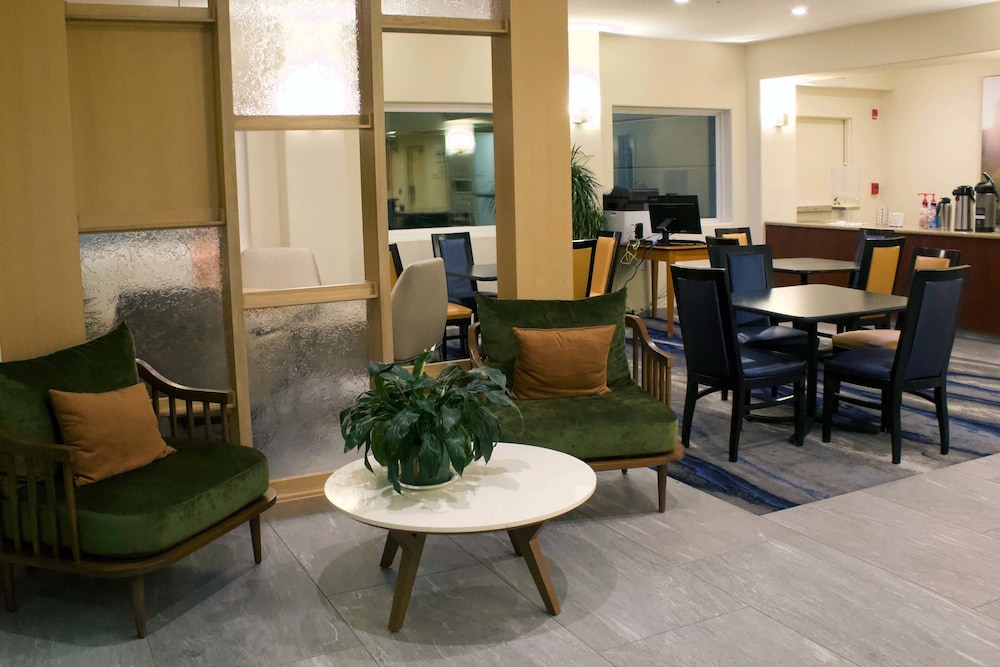 Fairfield Inn & Suites by Marriott San Francisco San Carlos - photo 2