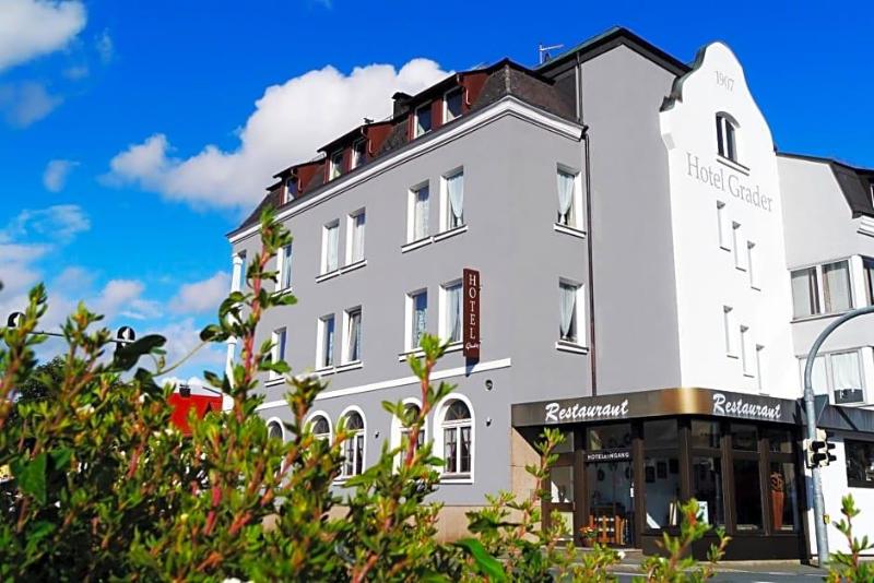 Hotel Grader