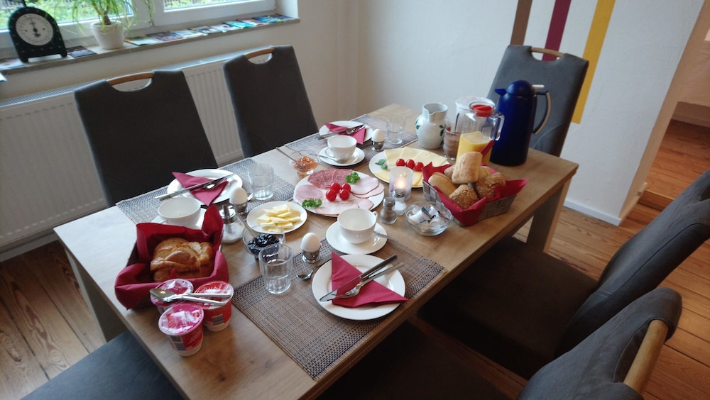 Breakfast meal