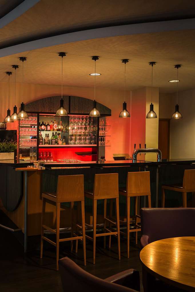 IntercityHotel Freiburg, Germany - Bar