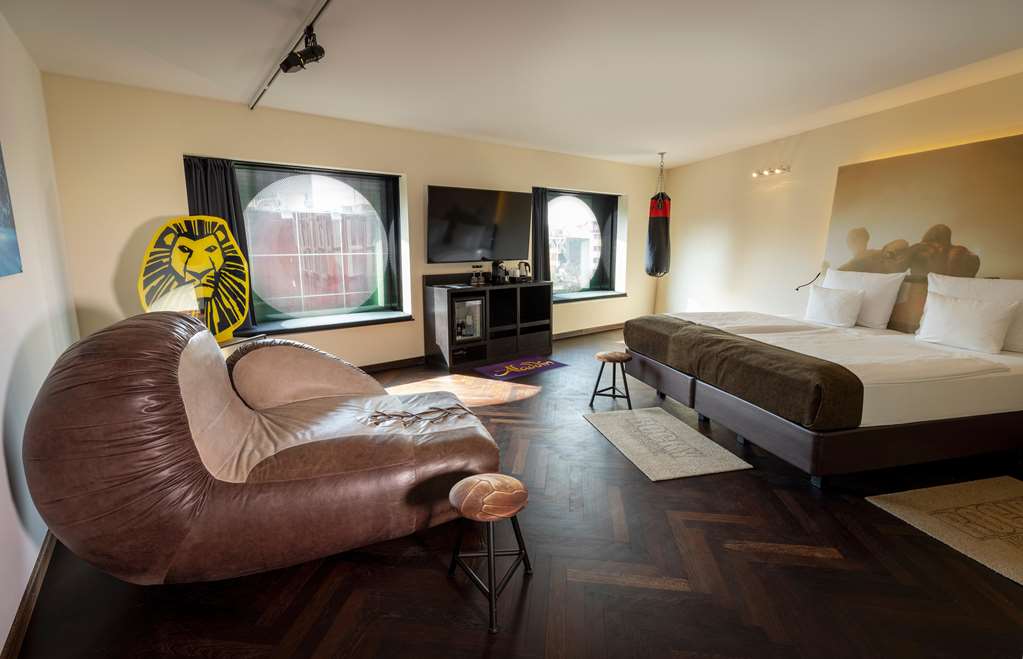 Guest room