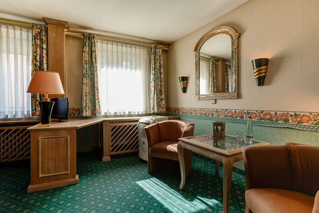 Guest room