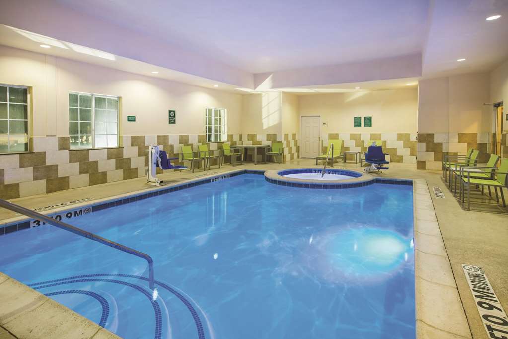 Baymont by Wyndham Dallas South DeSoto - photo 5