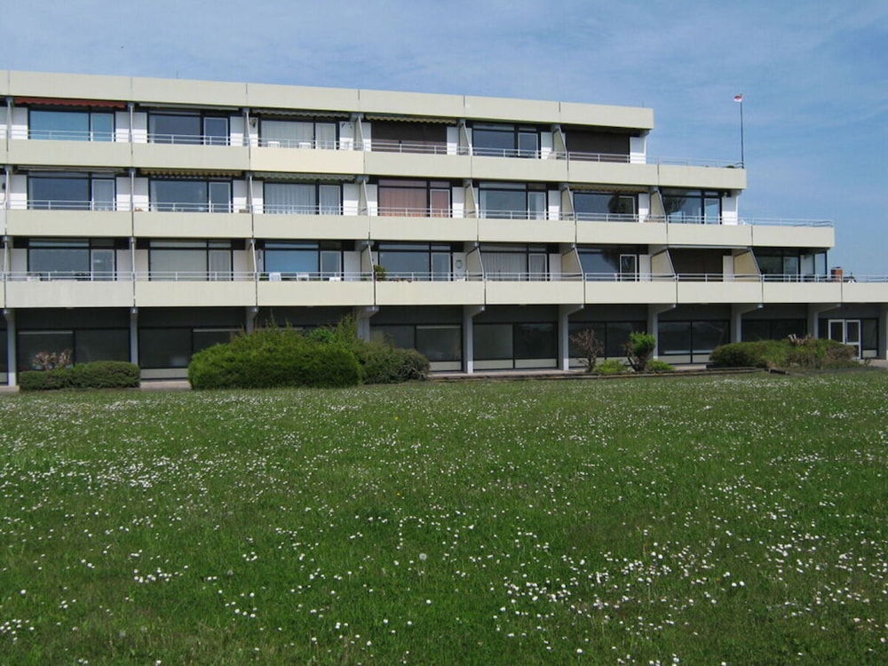 Sea View E&J Paul Comfortable Vacation Home