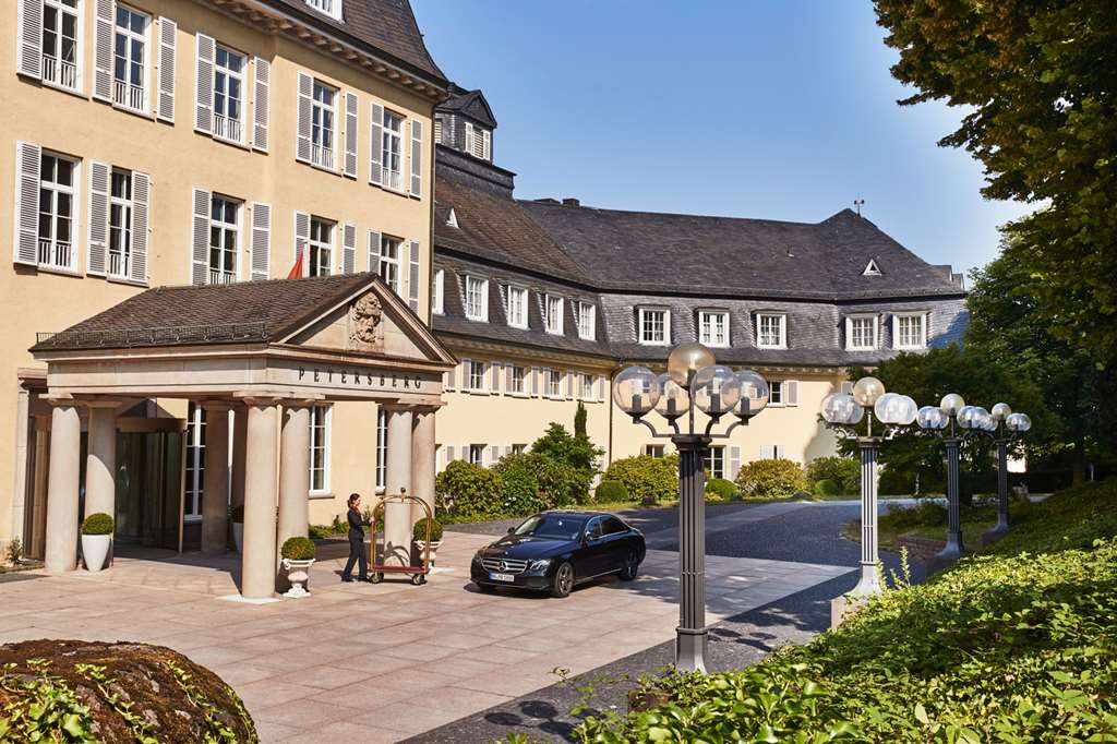 Steigenberger Grandhotel Petersberg, Koenigswinter/Bonn, Germany - Hotel Entrance