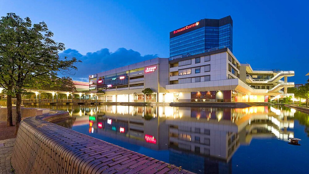 Shopping mall