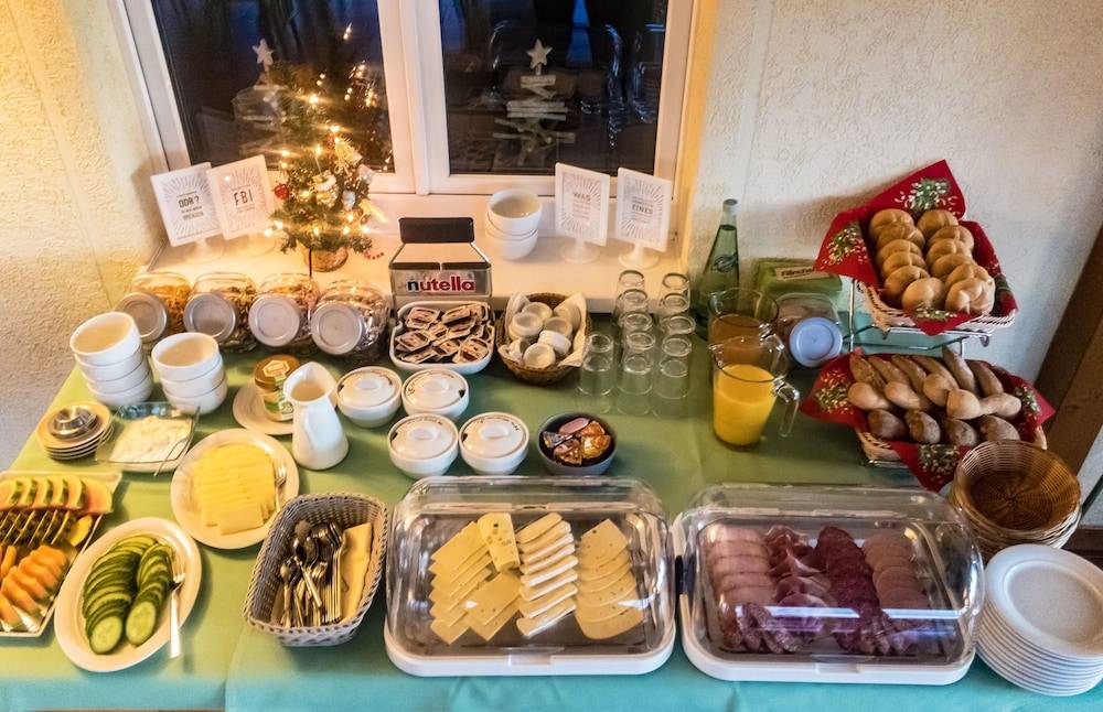 Breakfast buffet
