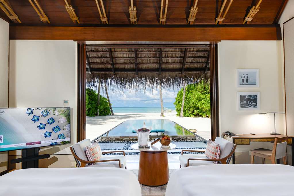 Beach Villa Queen with Pool