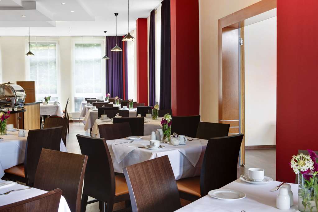 IntercityHotel Kassel, Germany - Breakfast restaurant