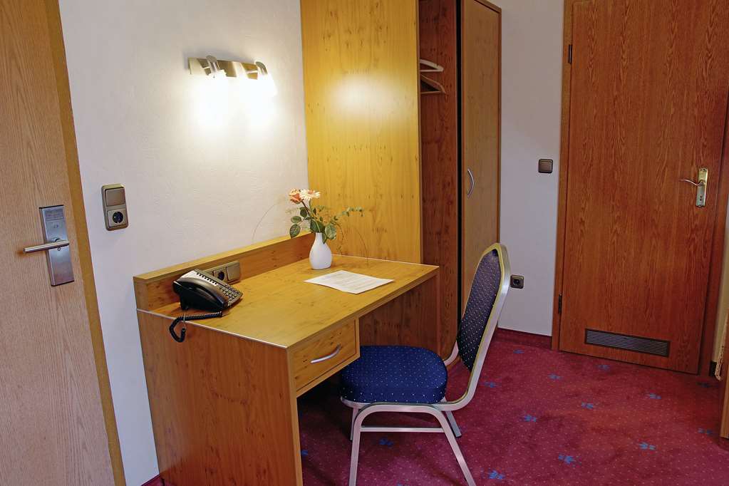 Single Room Economy