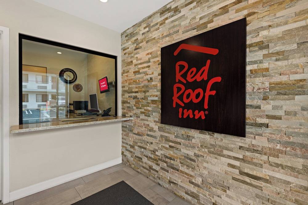 Red Roof Inn Carson Wilmington CA - photo 2