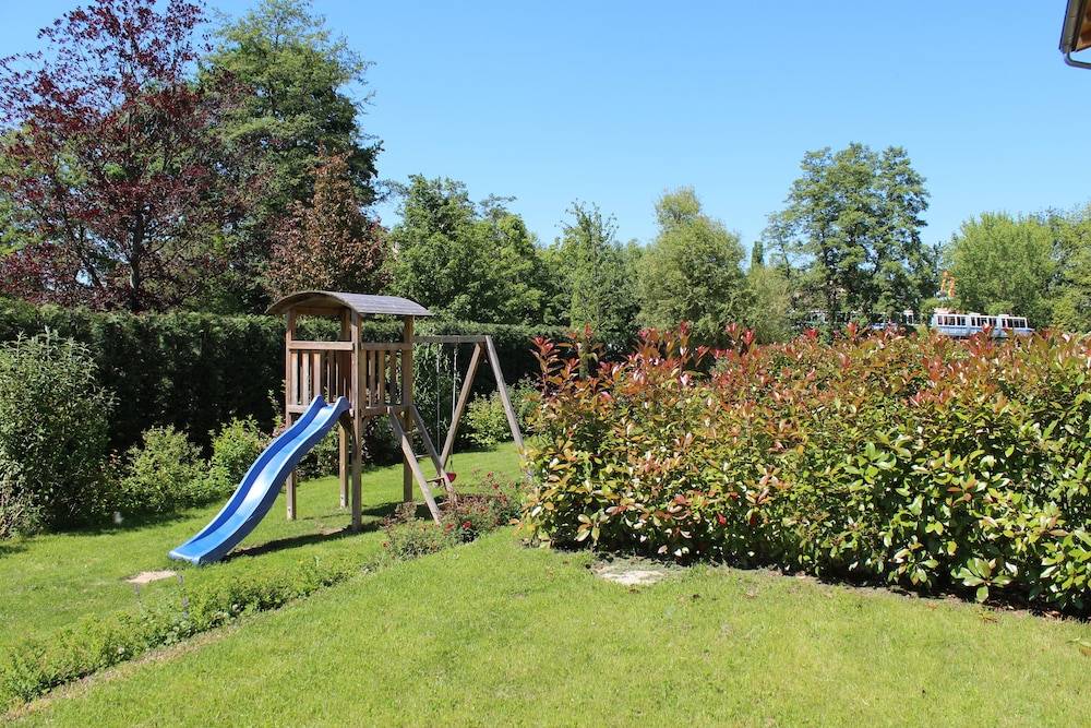Children's play area - outdoor