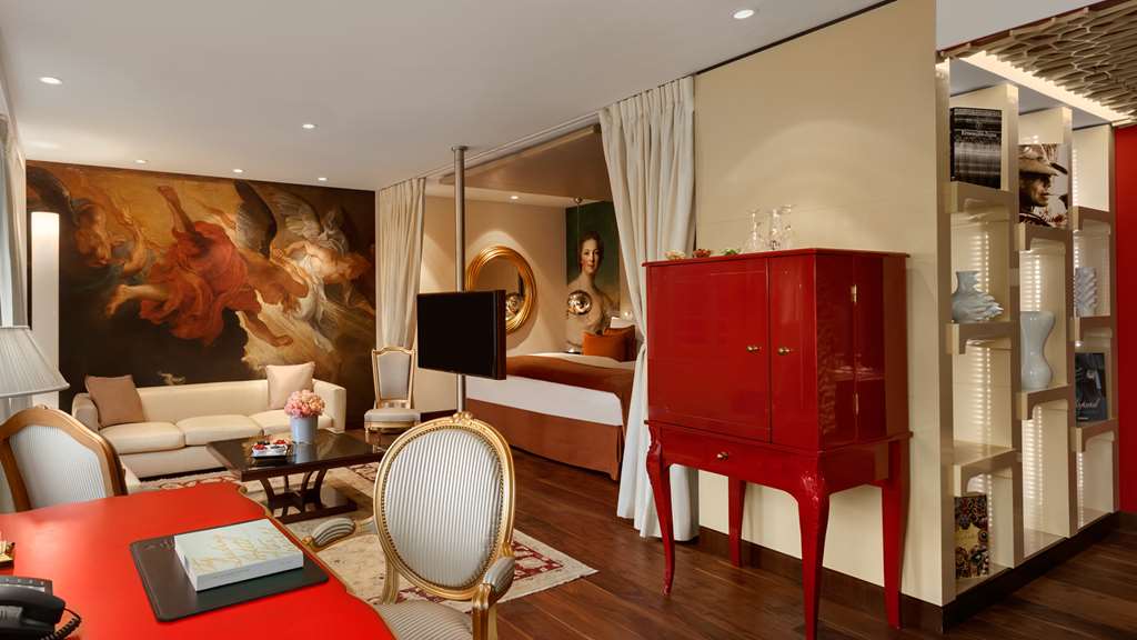 KIMUC1_Superior Suite_Minibar.jpg
