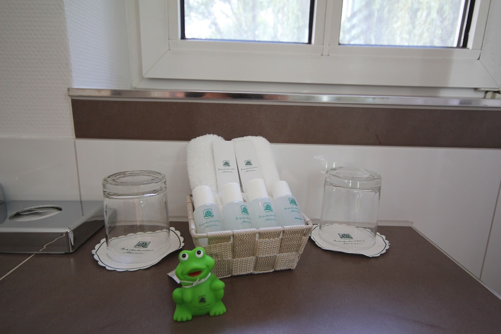 Bathroom amenities