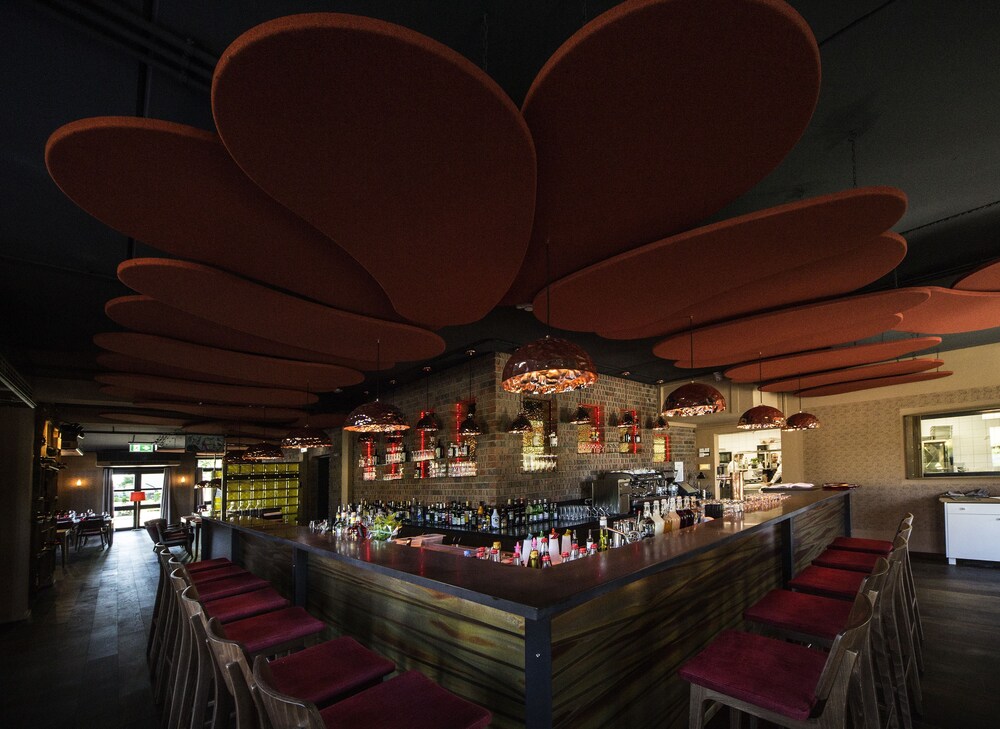 Hotel Bar