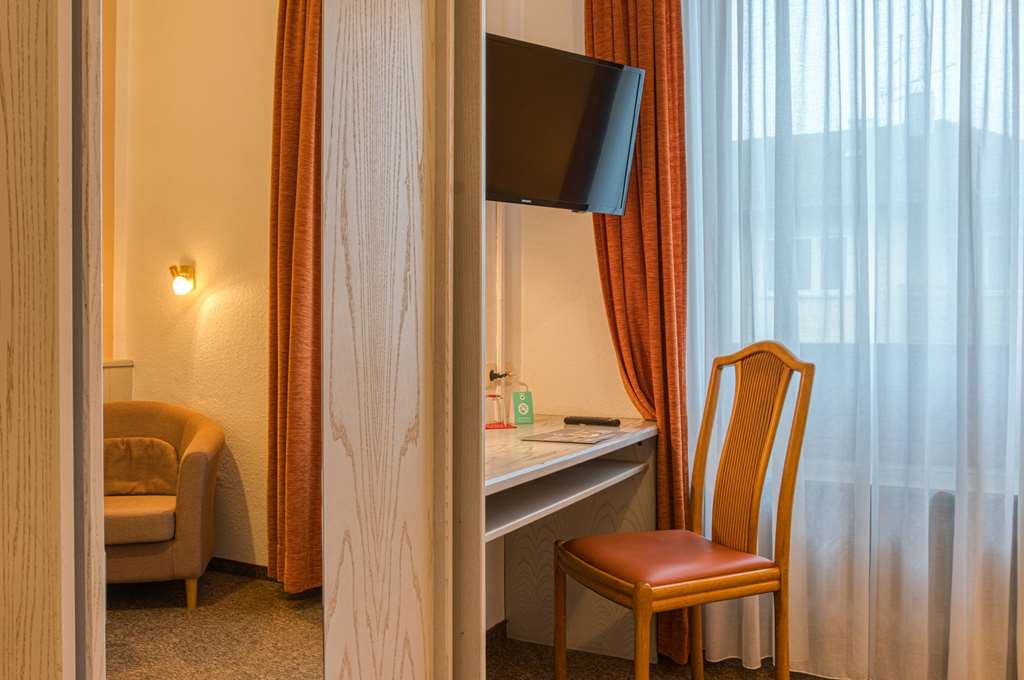 Guest room