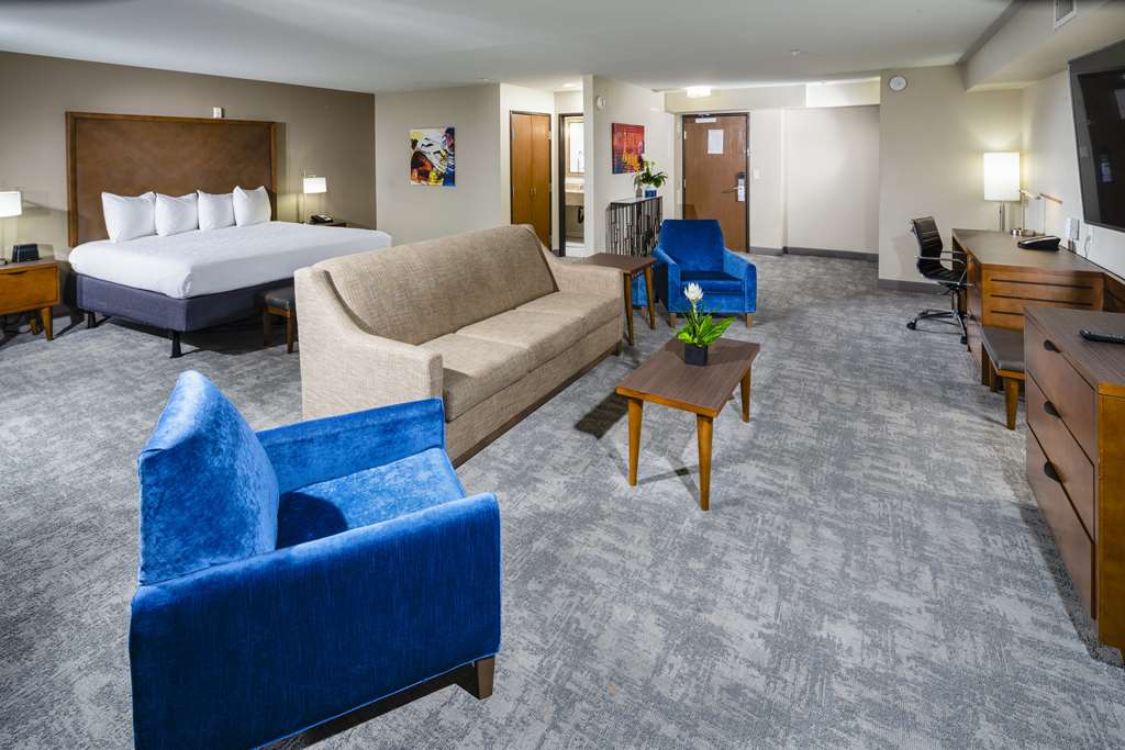 Best Western Plus Henderson Hotel - photo 5