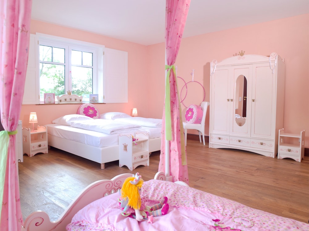 Children's theme room