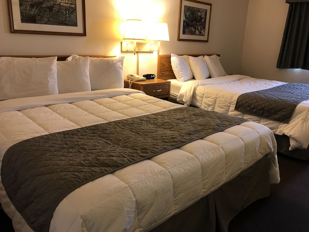 FairBridge Inn & Suites in Thorp WI - photo 4