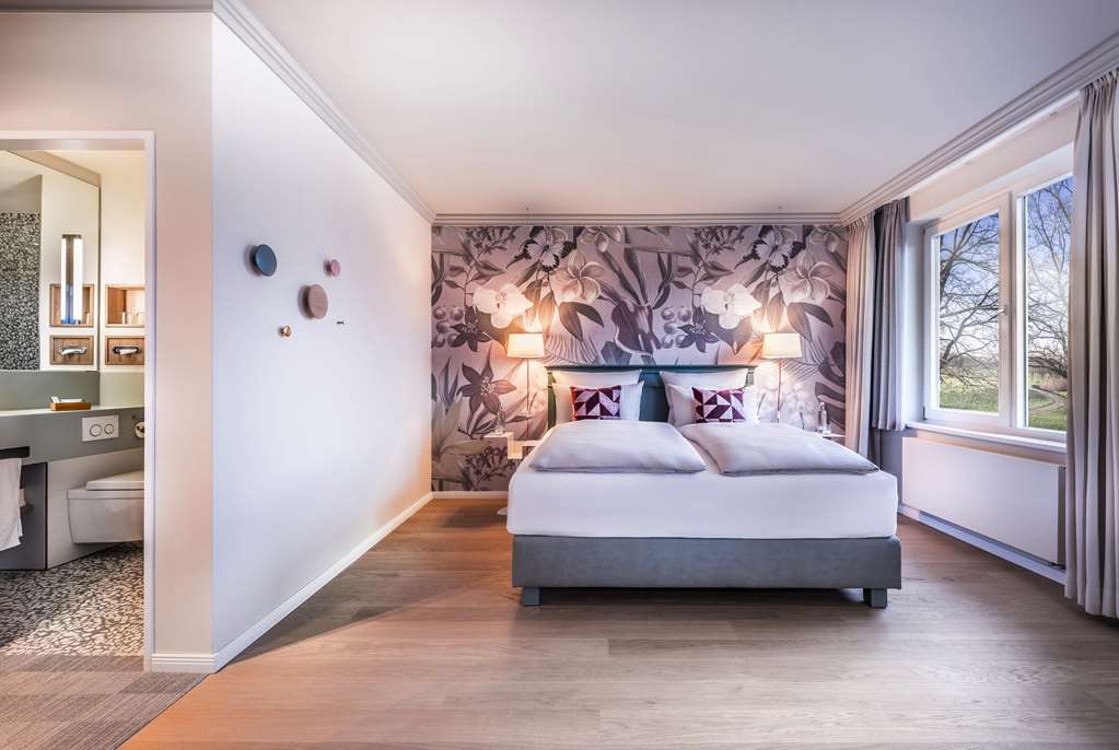 Steigenberger Hotel Treudelberg, Hamburg, Germany - Classic Room