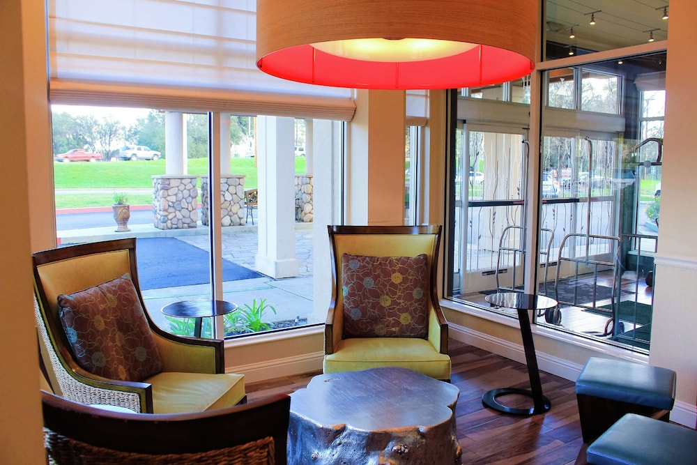 Hilton Garden Inn Redding - photo 5