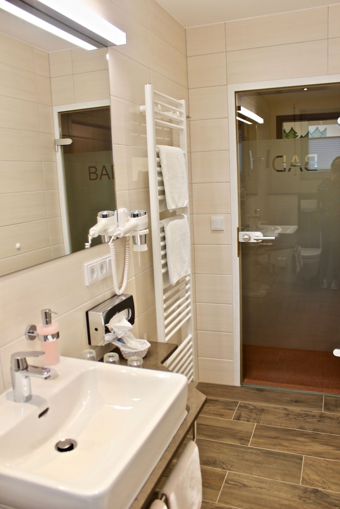 Bathroom amenities