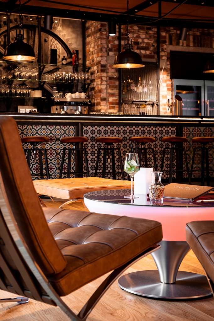 Bar and Lounge