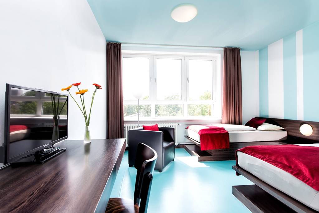 Classic double or twin bed room