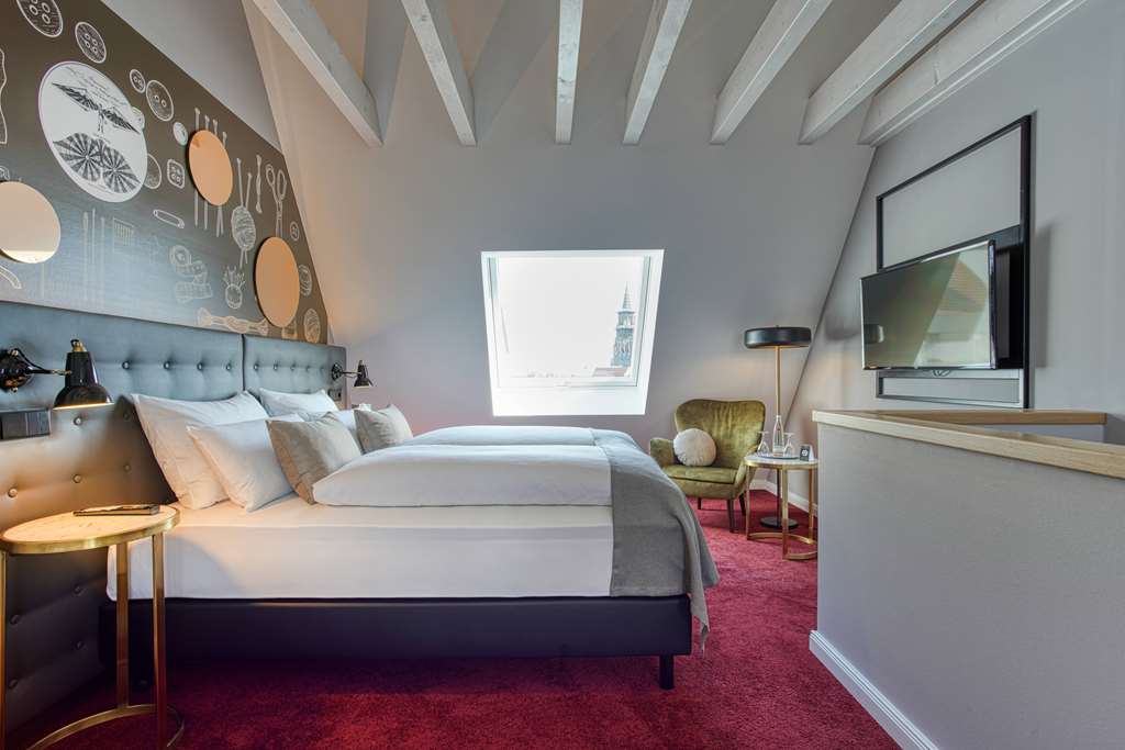 Guest room