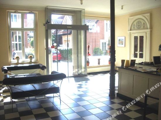 Hotel Interior/Public Areas