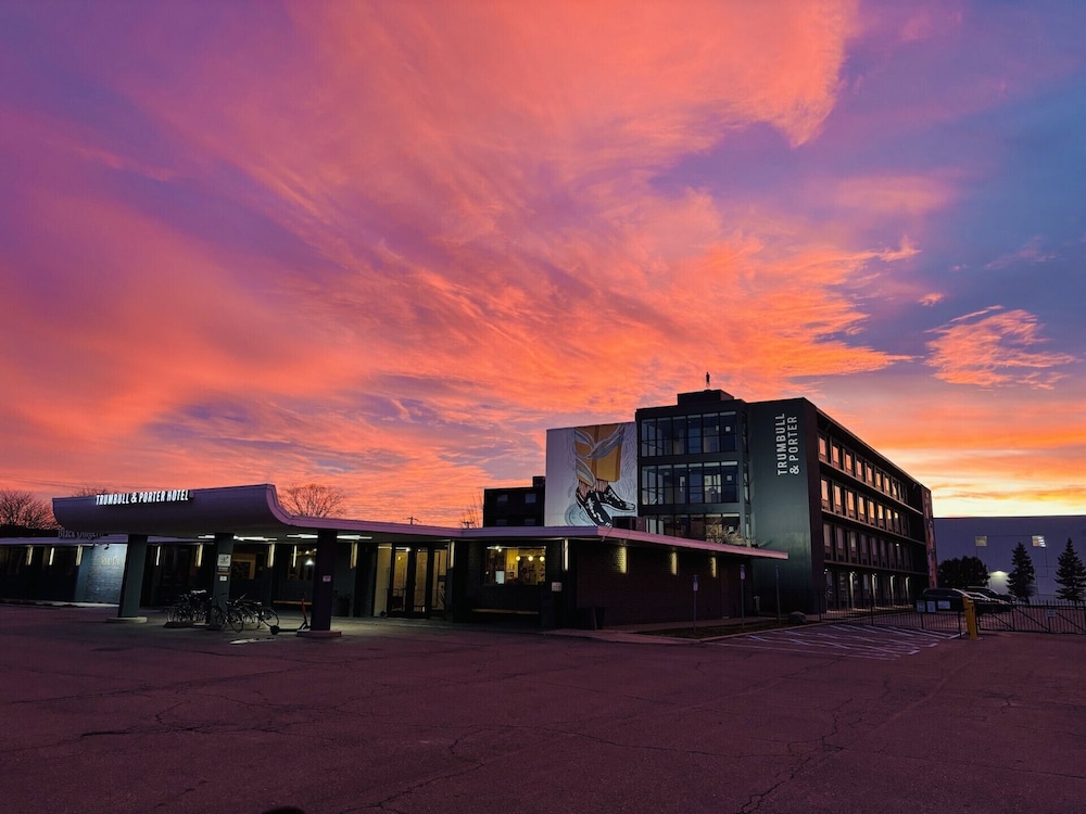 Trumbull and Porter Hotel - featured photo