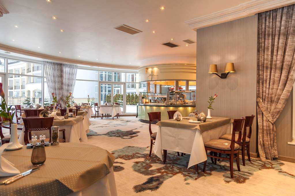 Steigenberger Hotel Der Sonnenhof, Bad Woerishofen, Germany - Restaurant Calla