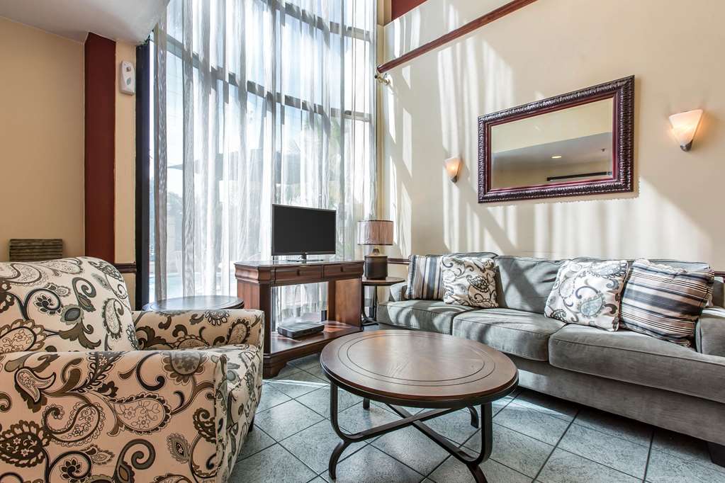 Econo Lodge Inn & Suites Riverside Corona - photo 5
