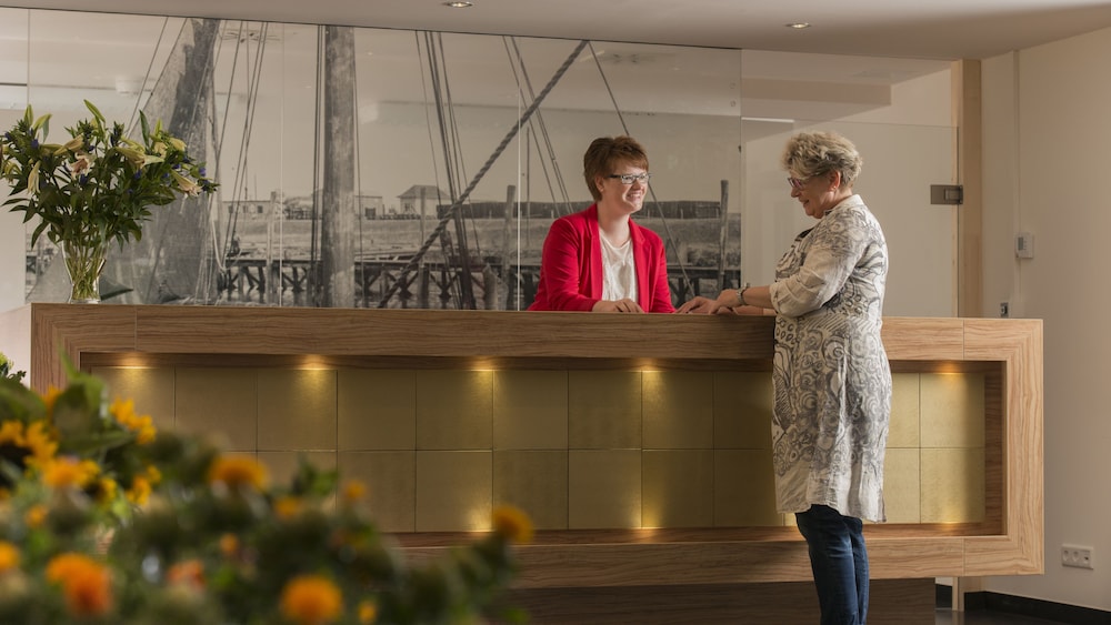 Check-in/check-out kiosk