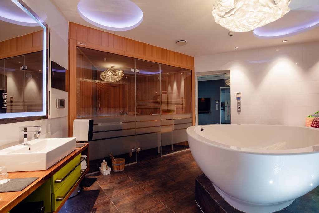 Guest room