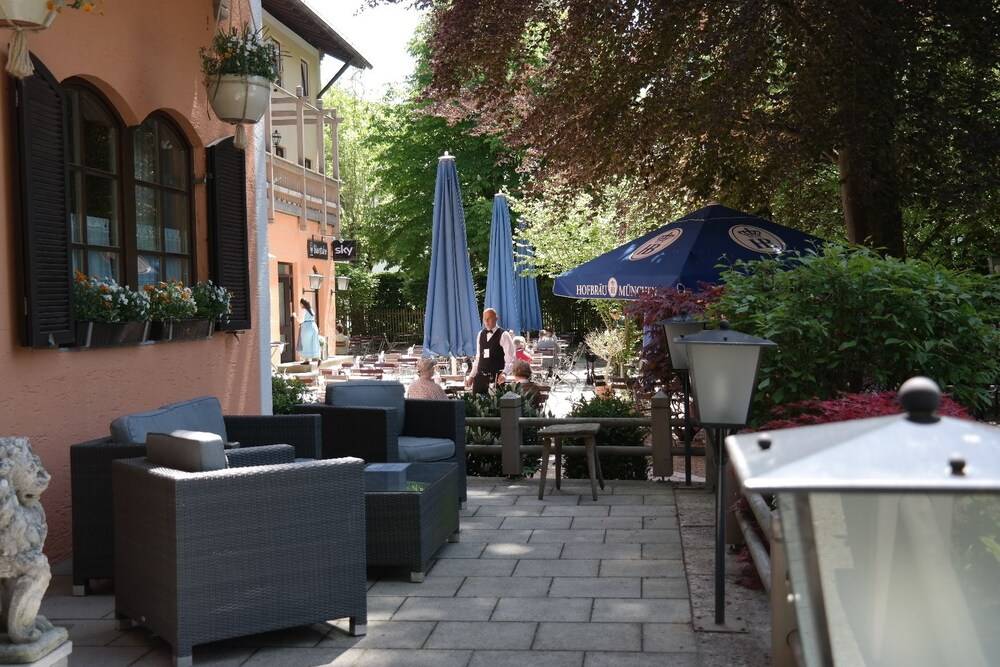 Courtyard View