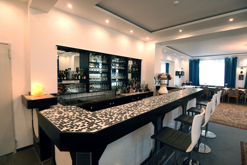 Hotel Bar