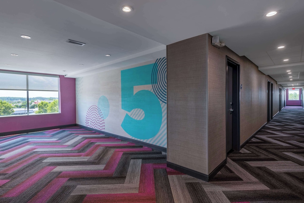 Tru by Hilton Fayetteville Fort Liberty - photo 4
