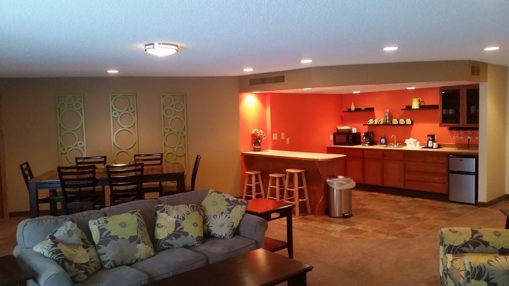 Grand Forks Inn & Suites - photo 4