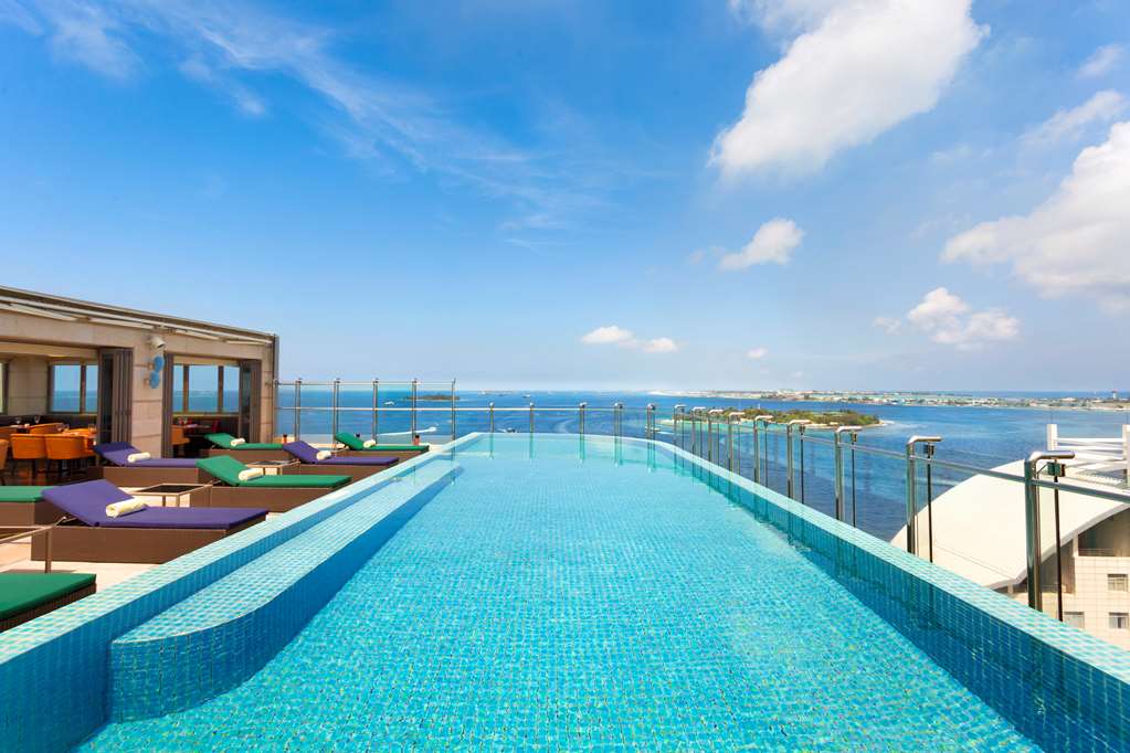 Hotel Jen Male Maldives Rooftop Infinity Pool