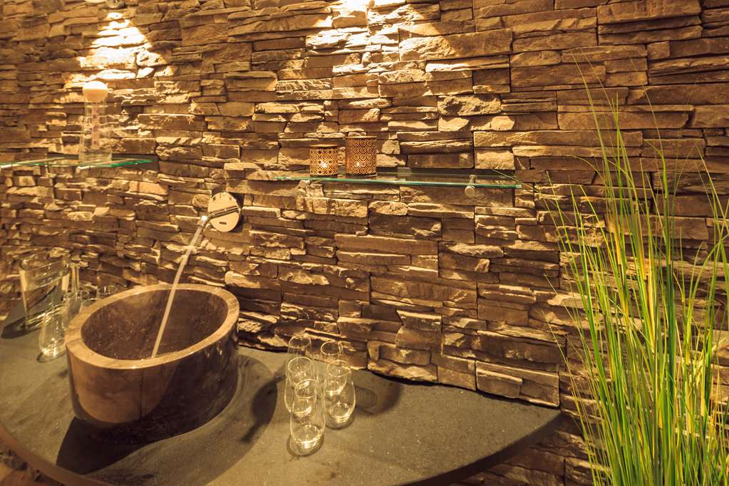 Grander fountain_TOP EMBRACE Allgaeu ART Hotel Kempten