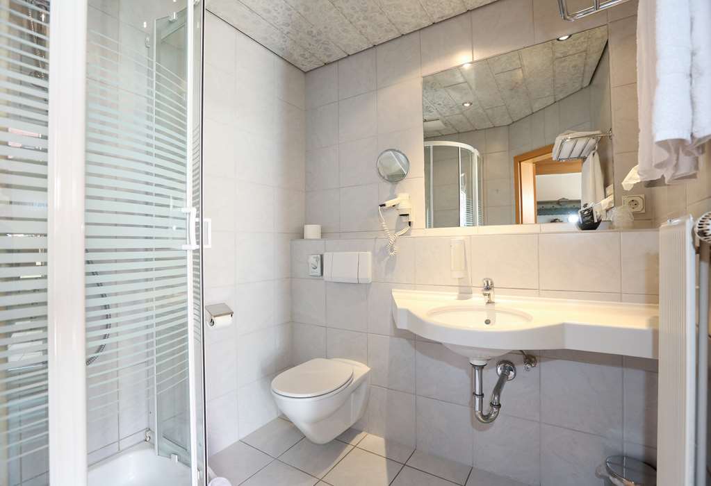 Arthotel ANA Goggl Juniorsuite Badezimmer