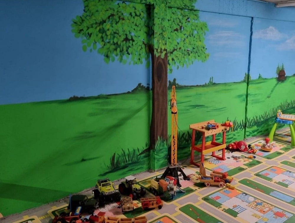 Children's play area - outdoor