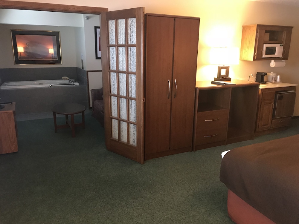 Northwoods Inn & Suites Blackduck - photo 3