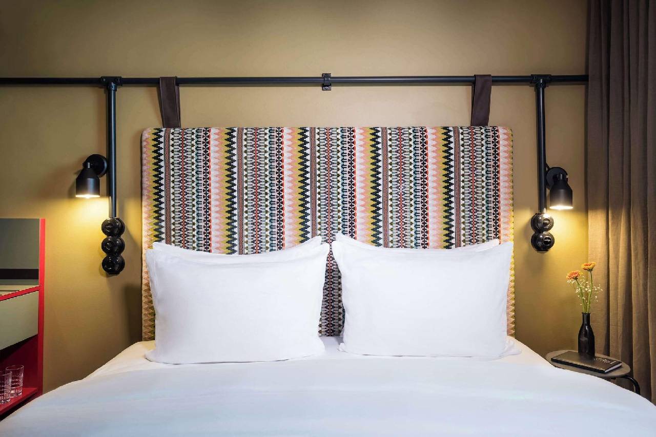 Guest room